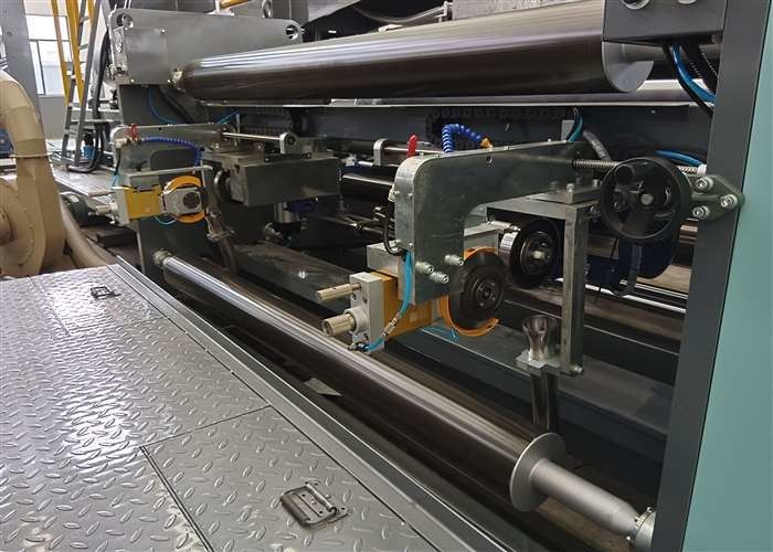 Vermogen 200 - 400 kg/uur Machine voor het lamineren van extrusiecoatings Max. coatingsnelheid 200 M/min