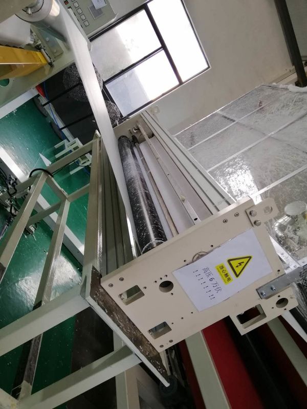 De Stof van de smeltingsnevel/Smelting Geblazen Stoffenmachine, de niet Geweven Stof enige schroef van de Productieinstallatie whithe en blauw,