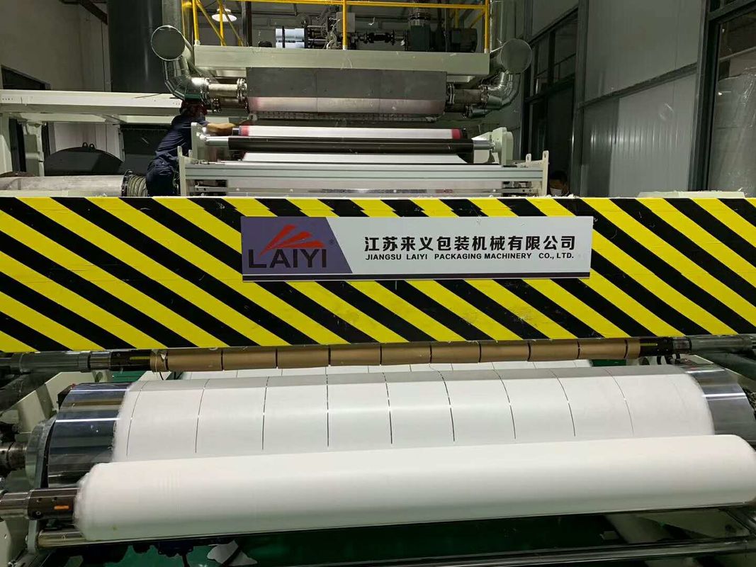 Verticaal onderaan Smelting het Geblazen Stoffenmachine Houden stabiliseer het wit en het blauw van de Productkwaliteit