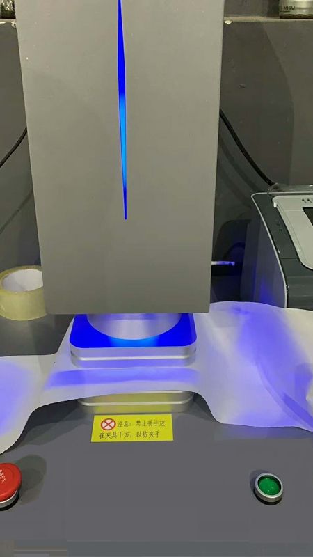 de Stof van 25gsm 260mm Smelting Geblazen het Testen Machine, niet Geweven Stof die testend Machinewit en grijs maken