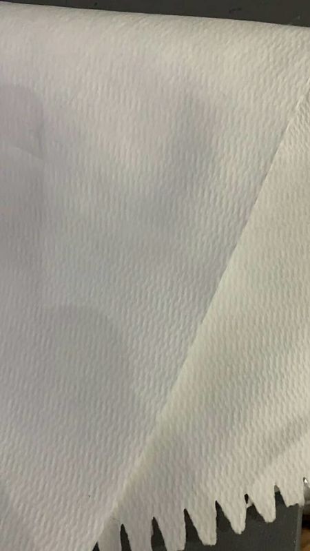 De snelle niet Geweven Machine van de Snelheidssmelting Geblazen Doek, Makend Machine met 2400 spindopgat wit Met geringe geluidssterkte en blauw