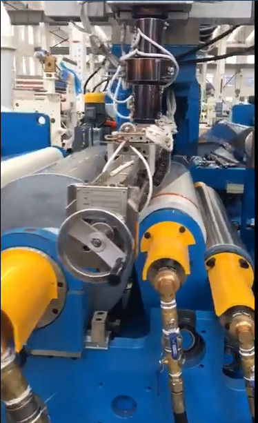 Laminatiefilm Extrusie Laminatie machine voor beschermende laminatiefilm in wit en blauw